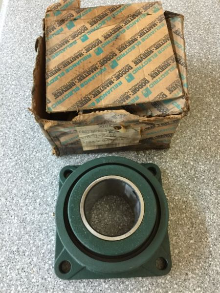 DODGE FBS2307RE 4-BOLT FLANGE BEARING 3-716 BORE F4BS2-307RE  044761