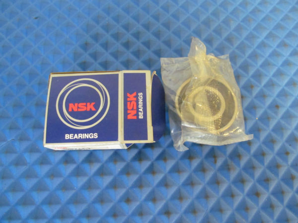 New Old Stock NSK Bearing 6203-VVC3 6203 VVC3 Free Shipping